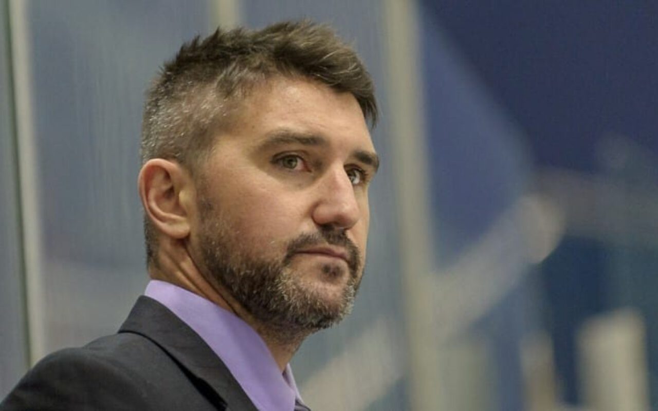 NEWS: Finnerty back behind the bench for fourth season