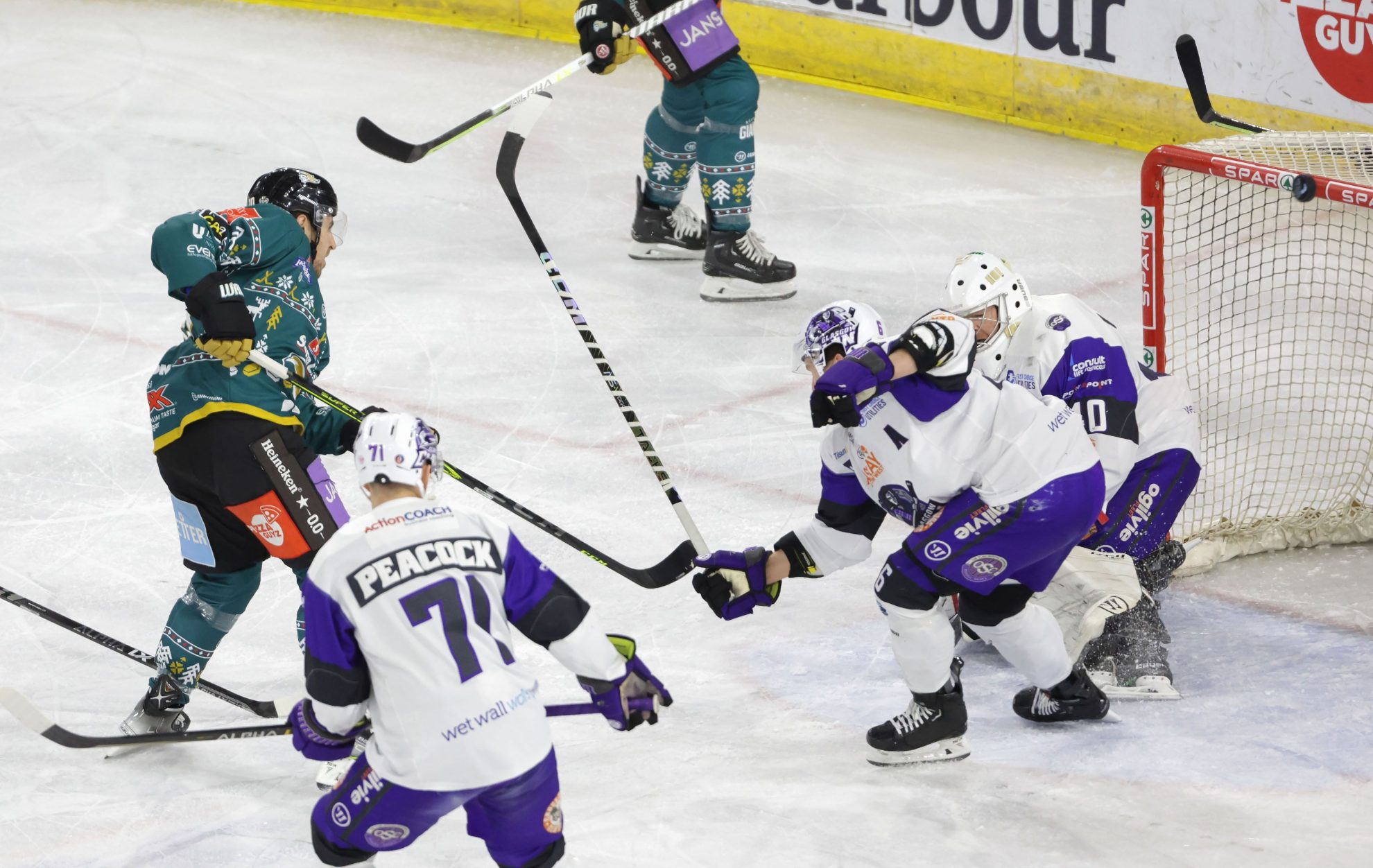 Stunning Backhand Goal Wins It For Belfast Giants - glxawwk